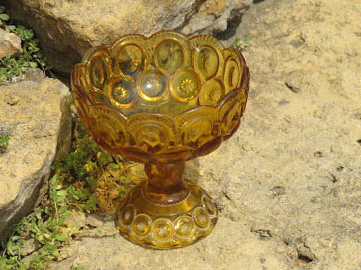 Large amber pedestal bowls available for rent from www.momentarilyyours.com, $2 each.
