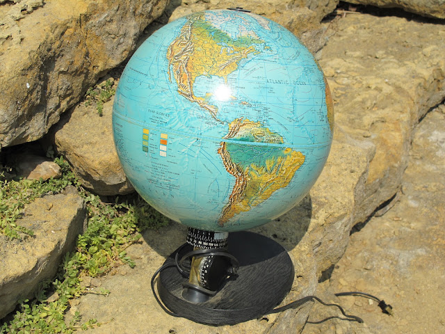 Globe available for rent from www.momentarilyyours.com, $5.