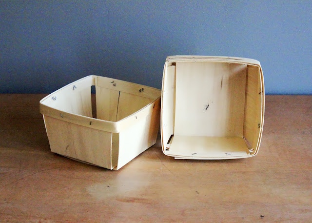 Blonde berry baskets from the rental inventory of www.momentarilyyours.com | Kansas City Vintage Rentals