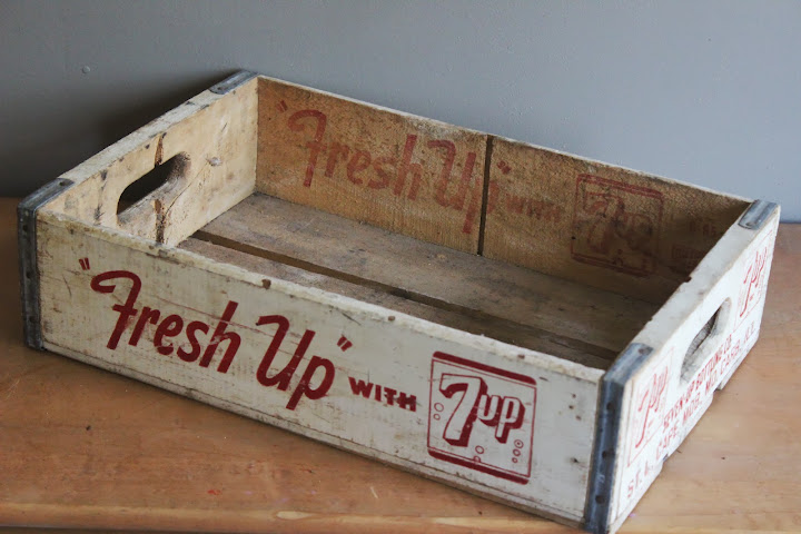 7-Up crate available for rent from www.momentarilyyours.com, $4.
