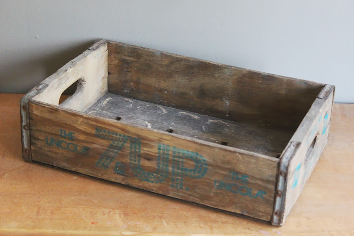 Green 7-Up crate available for rent from www.momentarilyyours.com, $4 each.