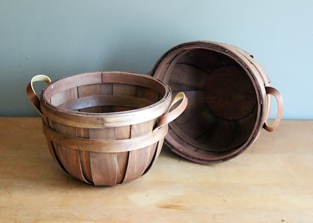Small bushel baskets available for rent from www.momentarilyyours.com, $1.50.