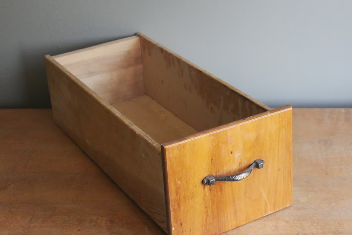 Large drawer from the rental inventory of www.momentarilyyours.com
