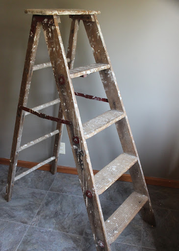 Chippy ladder from the rental inventory of www.momentarilyyours.com