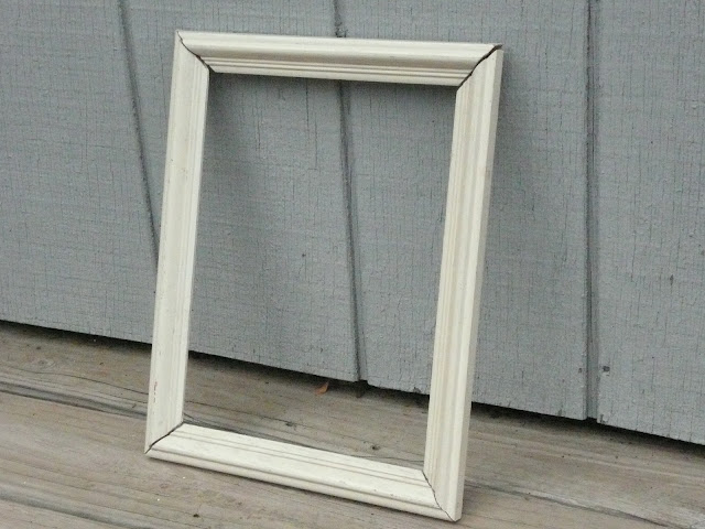 White frame available for rent from www.momentarilyyours.com, $2.