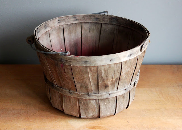 Bushel baskets from the rental inventory of www.momentarilyyours.com