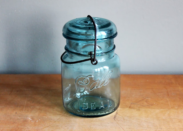 Quart-sized blue mason jars with wire closure available for rent from www.momentarilyyours.com, $1.75 each.