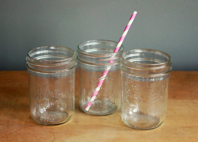 Pint-sized clear wide mouth mason jar available for rent from www.momentarilyyours.com, $0.75 each.