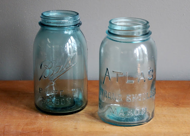 Quart-sized blue mason jars available for rent from www.momentarilyyours.com, $2.00 each.