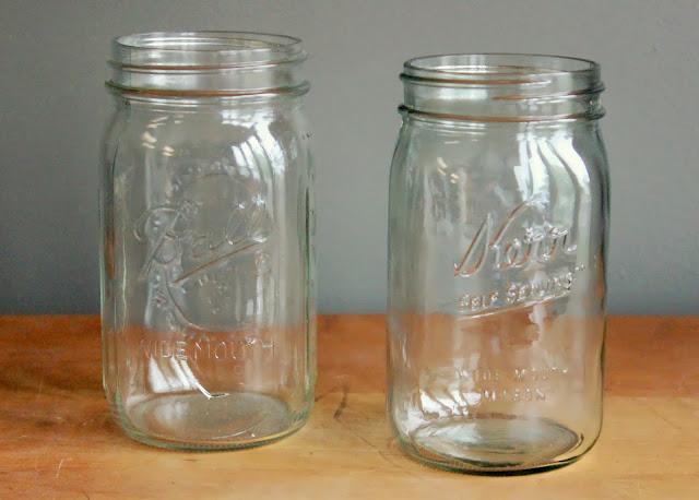 Quart-sized clear wide mouth mason jar available for rent from www.momentarilyyours.com, $1.00 each.